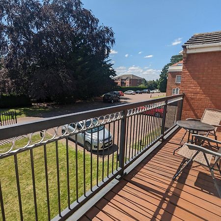 Stylish Modern Apartment, Free Secure Parking Allesley Экстерьер фото
