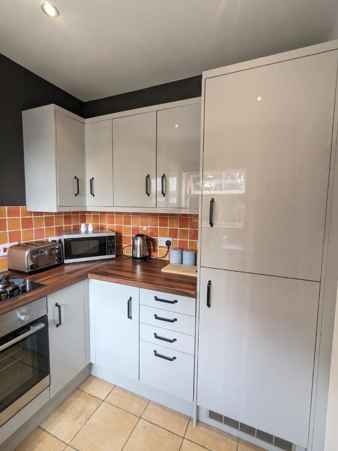 Stylish Modern Apartment, Free Secure Parking Allesley Экстерьер фото