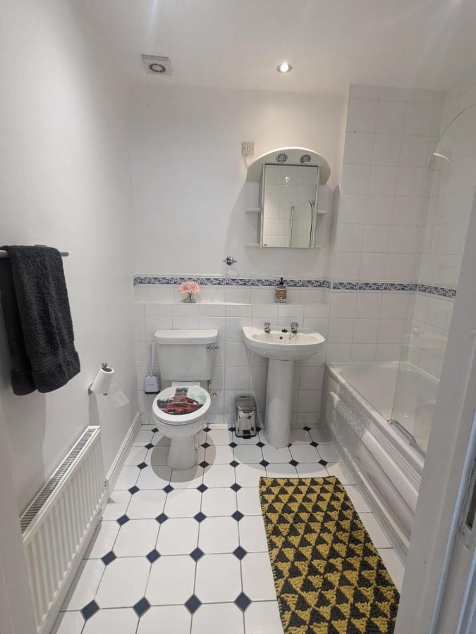 Stylish Modern Apartment, Free Secure Parking Allesley Экстерьер фото