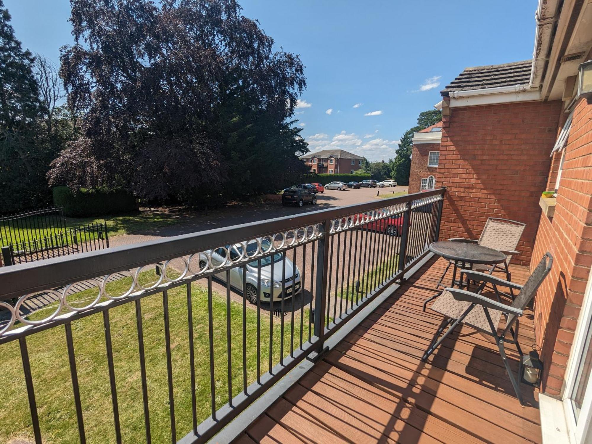 Stylish Modern Apartment, Free Secure Parking Allesley Экстерьер фото